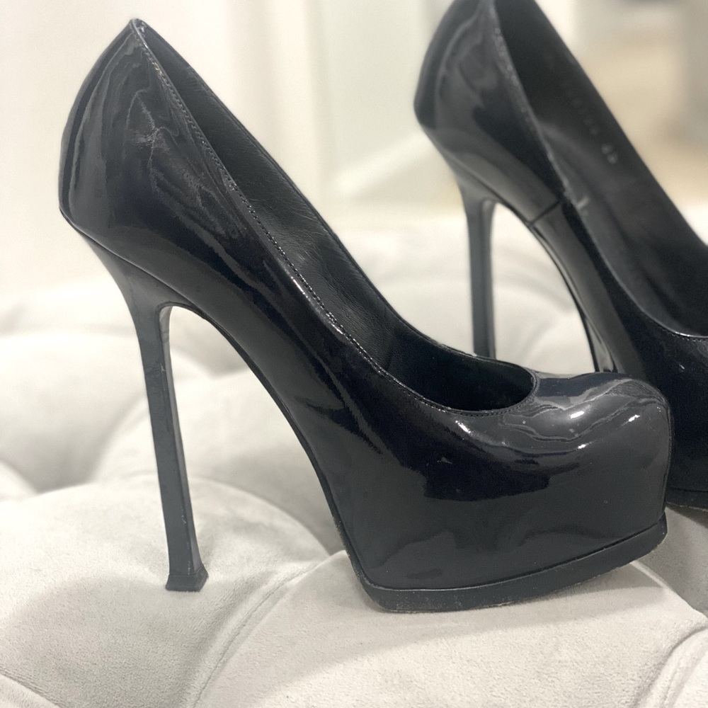 Saint Laurent Patent Navy Tribtoo Pump